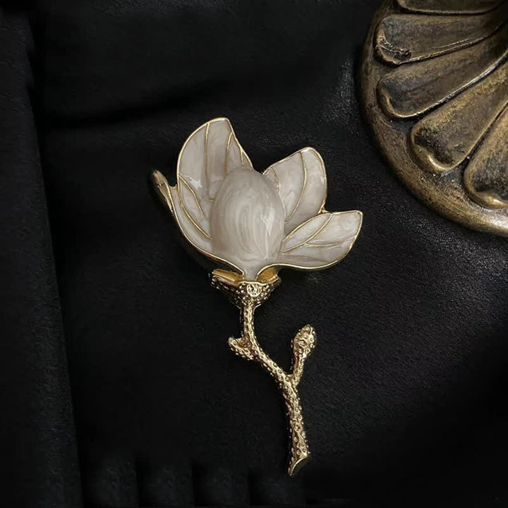 Broche pour femme style cour exagérée en magnolia blanc