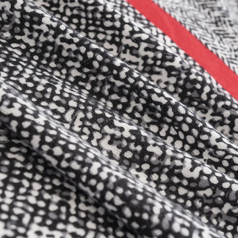 Écharpe à motif peau de serpent noire pour femme avec ligne rouge - image 5
