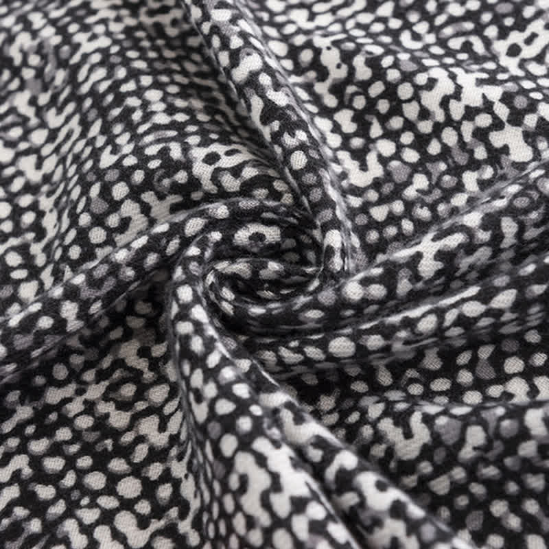 Écharpe à motif peau de serpent noire pour femme avec ligne rouge - image 4