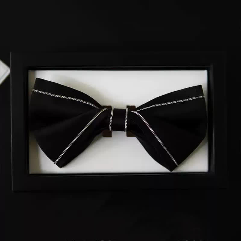 Nœud papillon noir uni avec chaîne et accents argentés pour homme