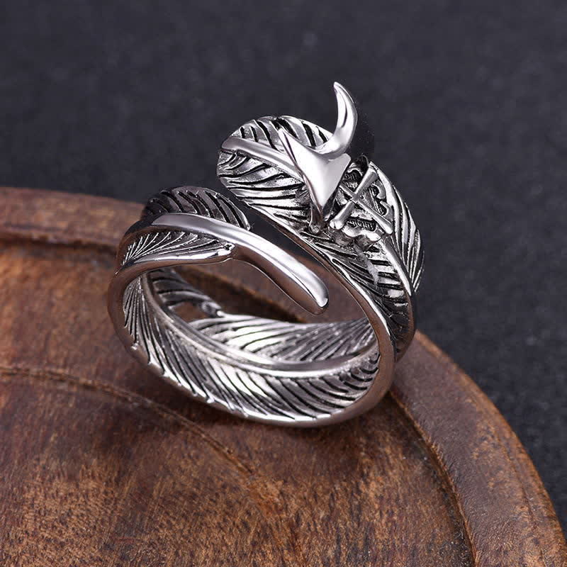Bague réglable à lame cachée en forme de croix en plumes