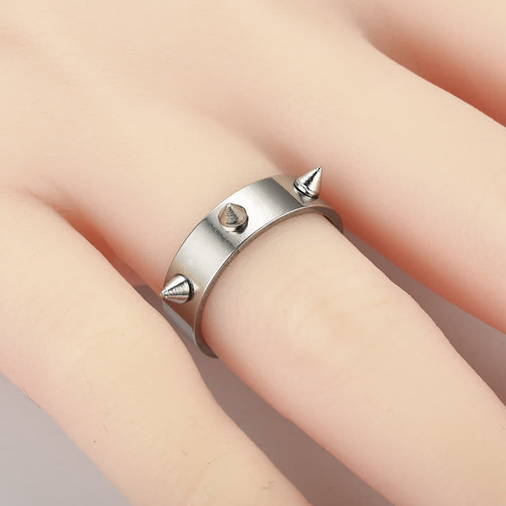Bague d'autodéfense à 3 rivets de style punk