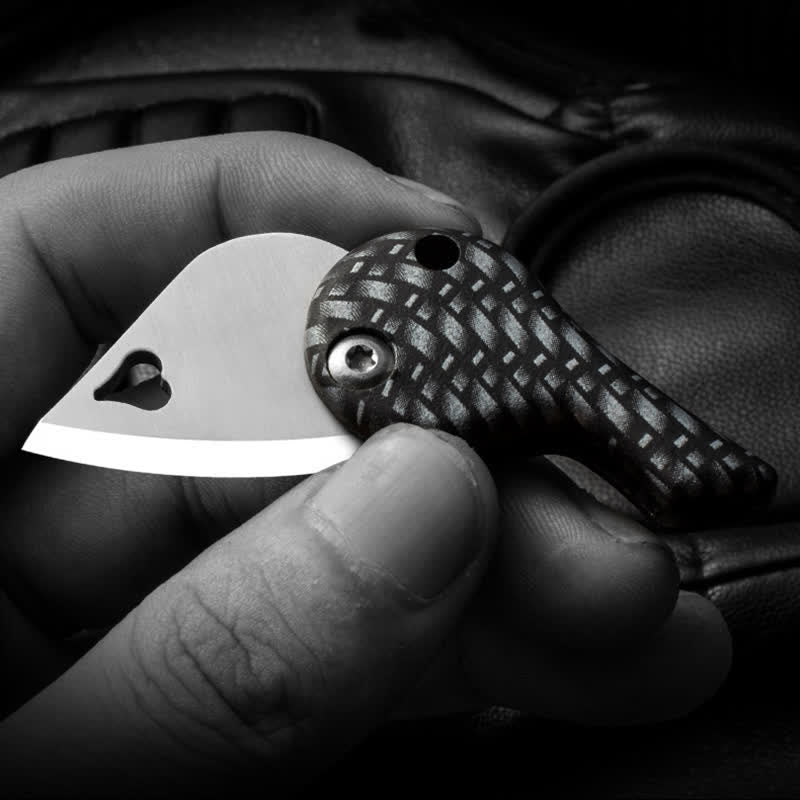 Porte-clés couteau pliant de poche à lame creuse en forme de cœur