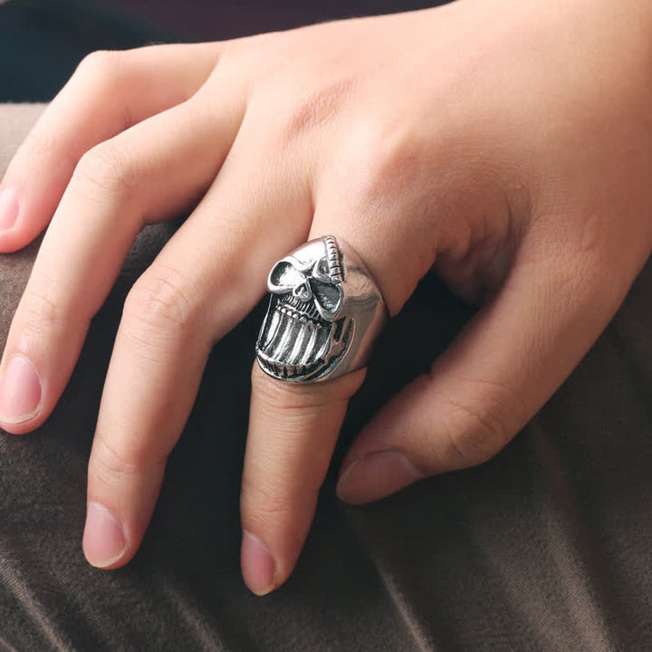 Bague décapsuleur tête de mort gothique riante