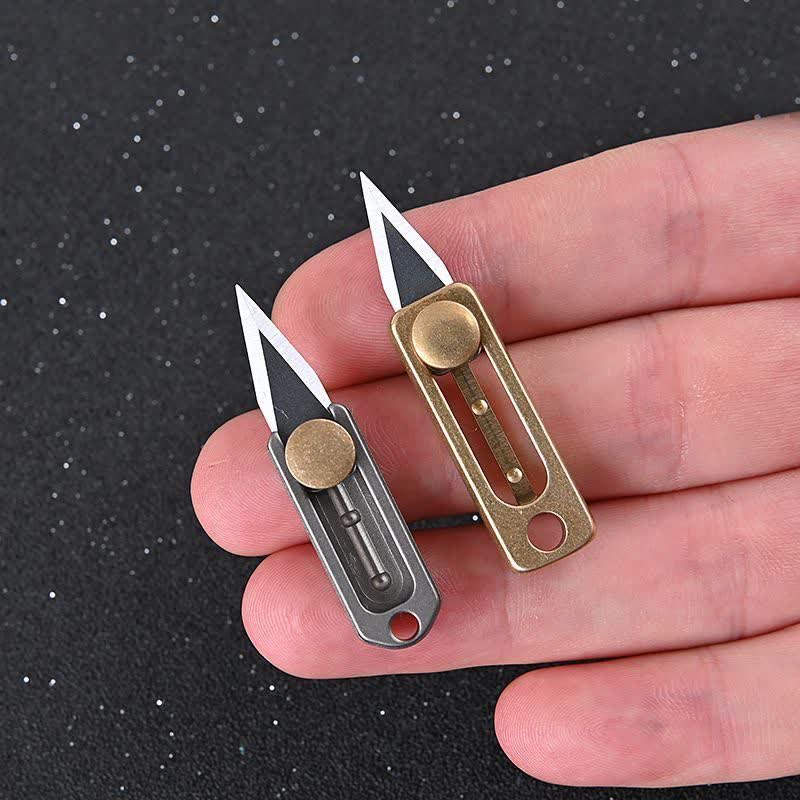 Porte-clés mini-lame à pousser en laiton EDC Tool
