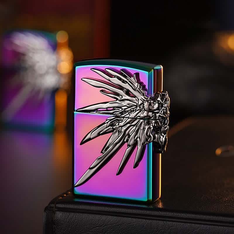 Briquet au butane rechargeable à trois côtés avec ailes en relief 3D