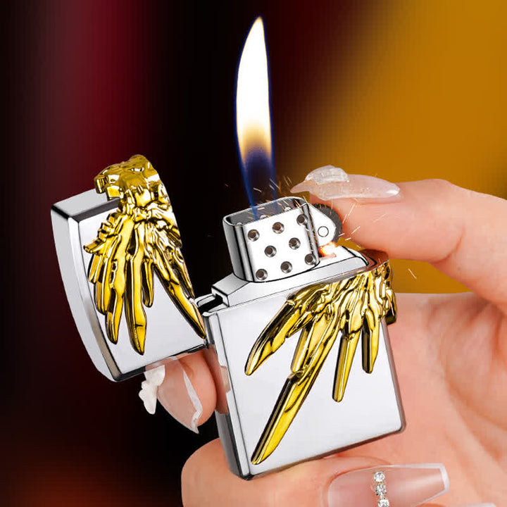 Briquet au butane rechargeable à trois côtés avec ailes en relief 3D