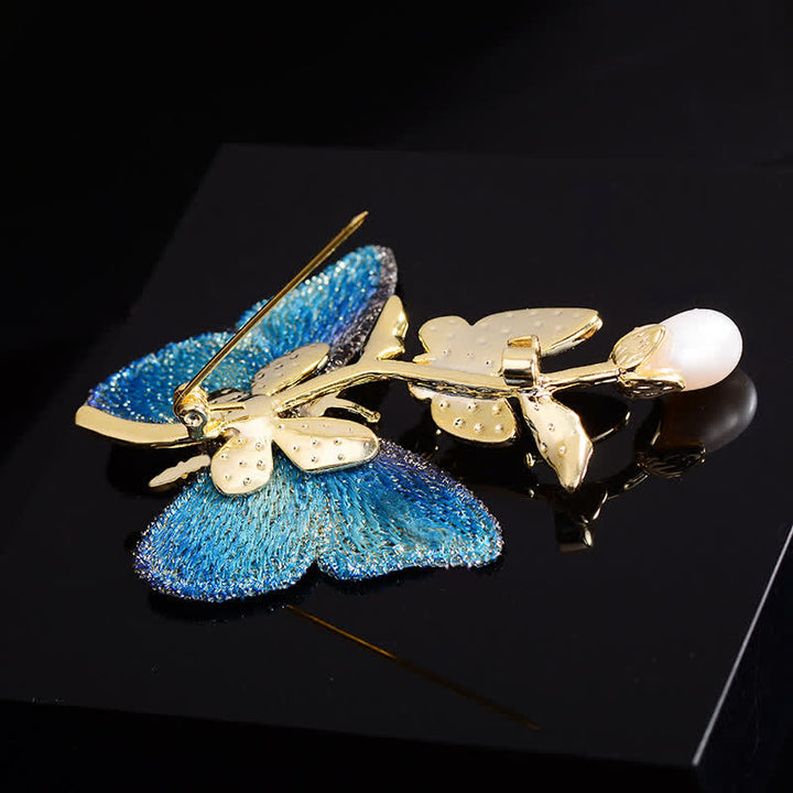 Broche en perles d'eau douce avec papillon brodé pour femme