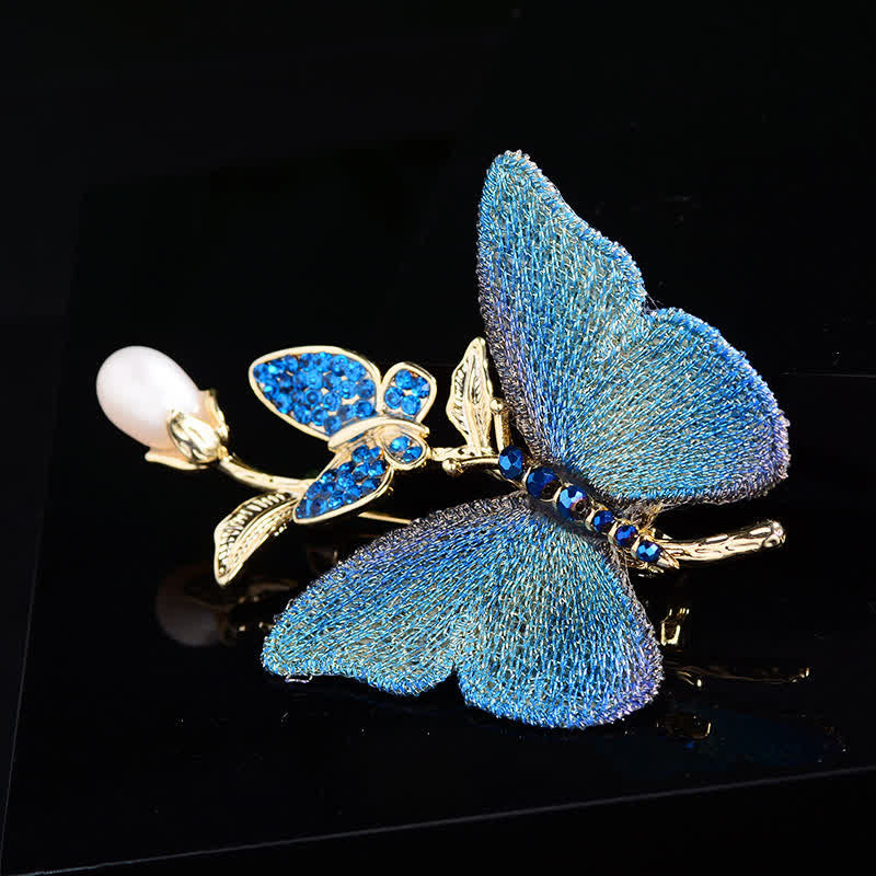 Broche en perles d'eau douce avec papillon brodé pour femme