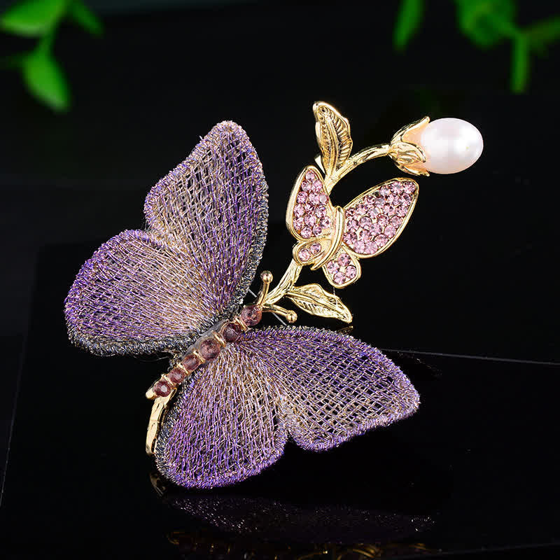 Broche en perles d'eau douce avec papillon brodé pour femme