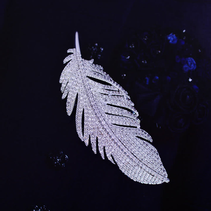 Broche minimaliste en argent et zircon pour femme