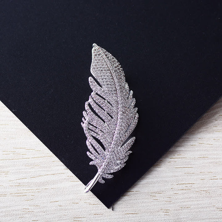 Broche minimaliste en argent et zircon pour femme