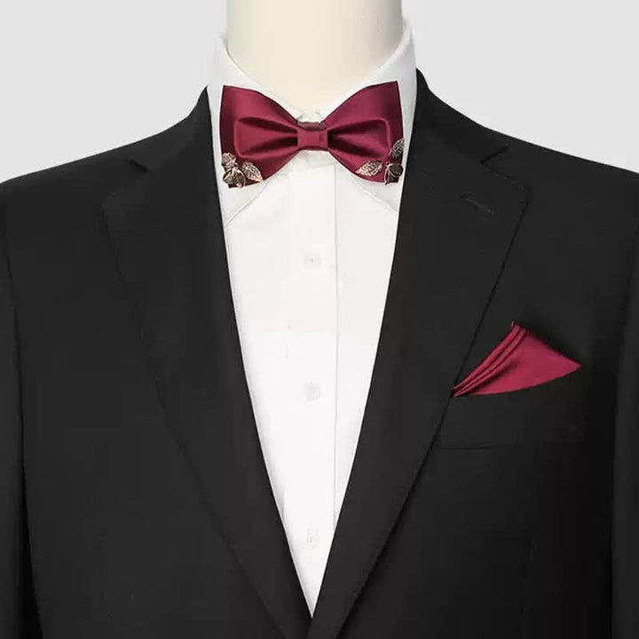 Nœud papillon bordeaux pour homme avec ornements en feuilles métalliques