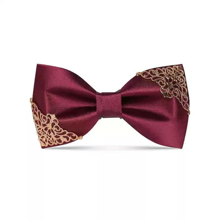 Nœud papillon bordeaux pour homme avec ornements en feuilles métalliques