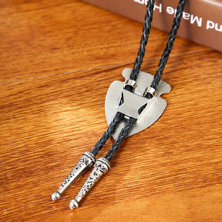 Pendentif en pierre artificielle de style tribal flèches Bolo Tie