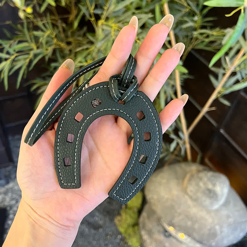 Porte-clés en cuir avec pendentif en forme de fer à cheval simple