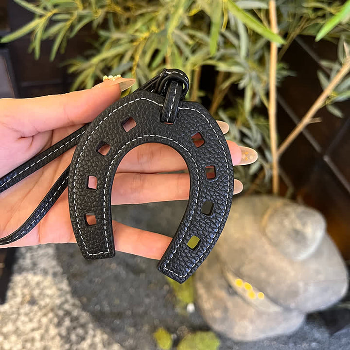 Porte-clés en cuir avec pendentif en forme de fer à cheval simple