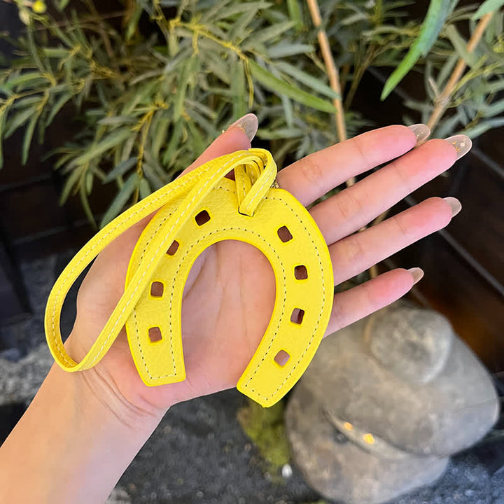 Porte-clés en cuir avec pendentif en forme de fer à cheval simple