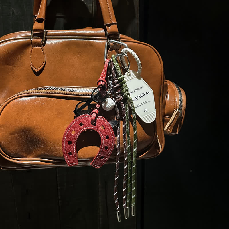 Porte-clés en cuir avec pendentif en forme de fer à cheval simple