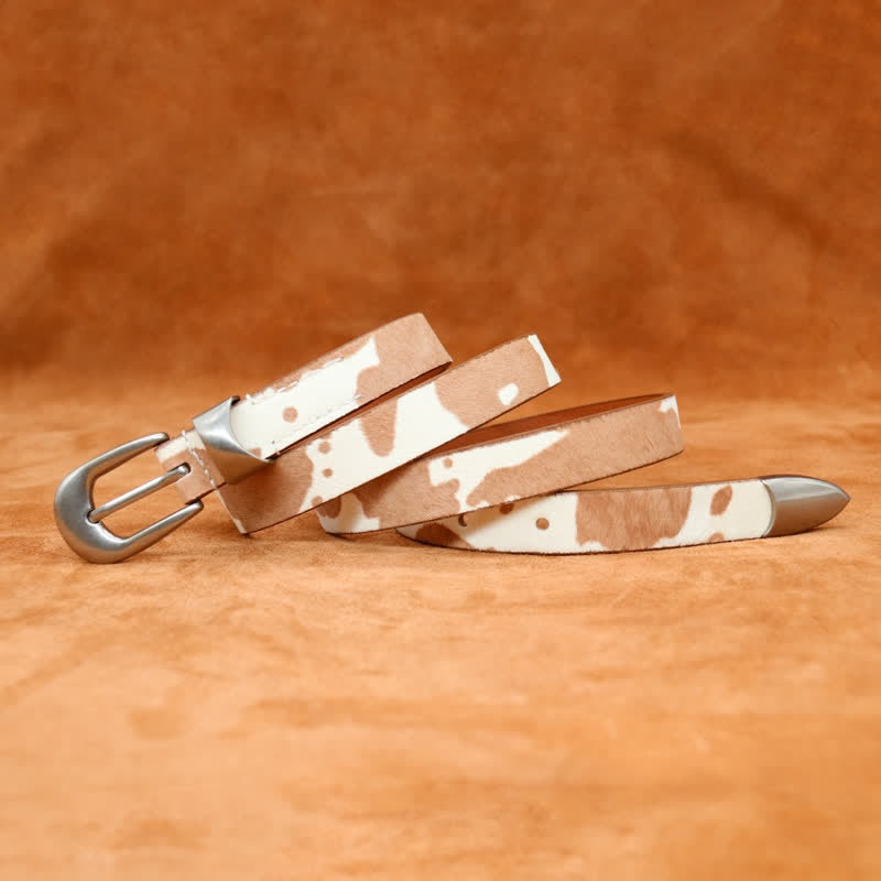 Ceinture en cuir à boucle argentée classique avec imprimé de vache en fausse fourrure