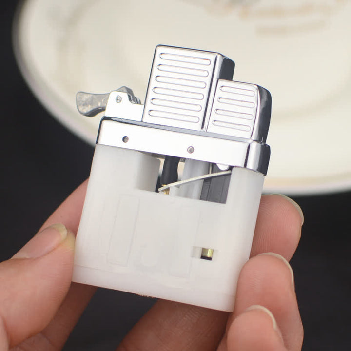 Briquet au butane rechargeable à trois faces en relief avec dragon