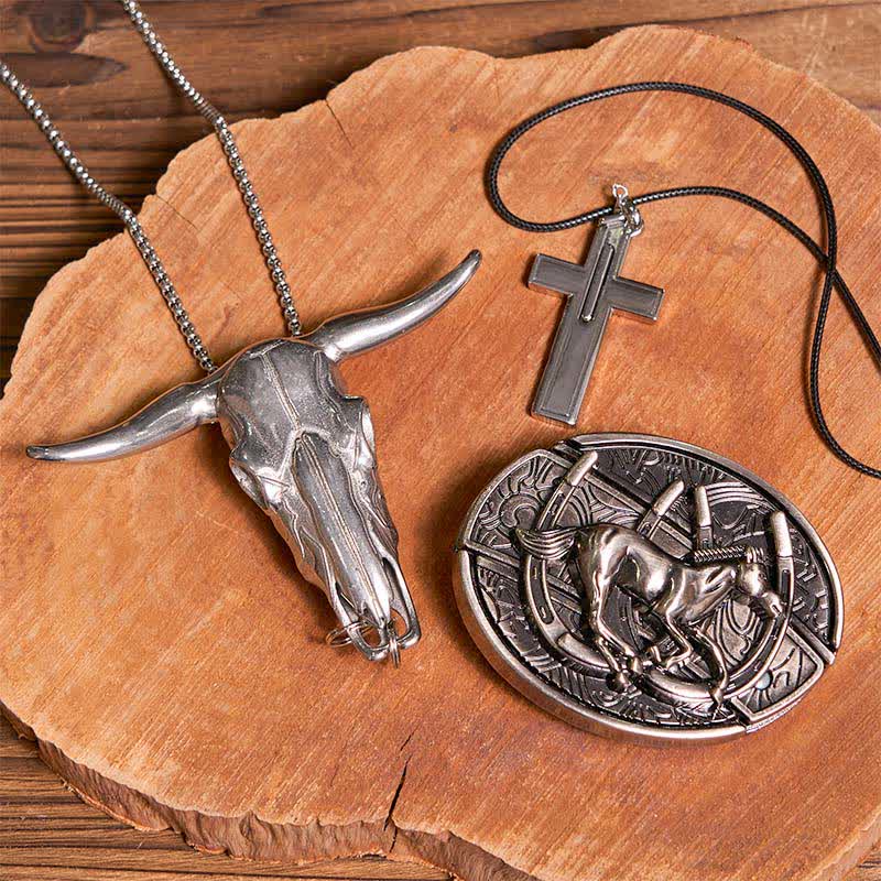 Ensemble de colliers et pendentifs en forme de croix avec couteau caché et cheval au galop