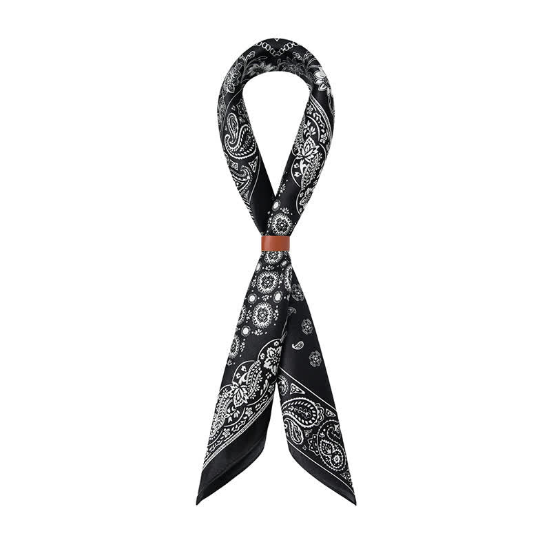 Foulard carré à motif cachemire noir et blanc à quatre cases