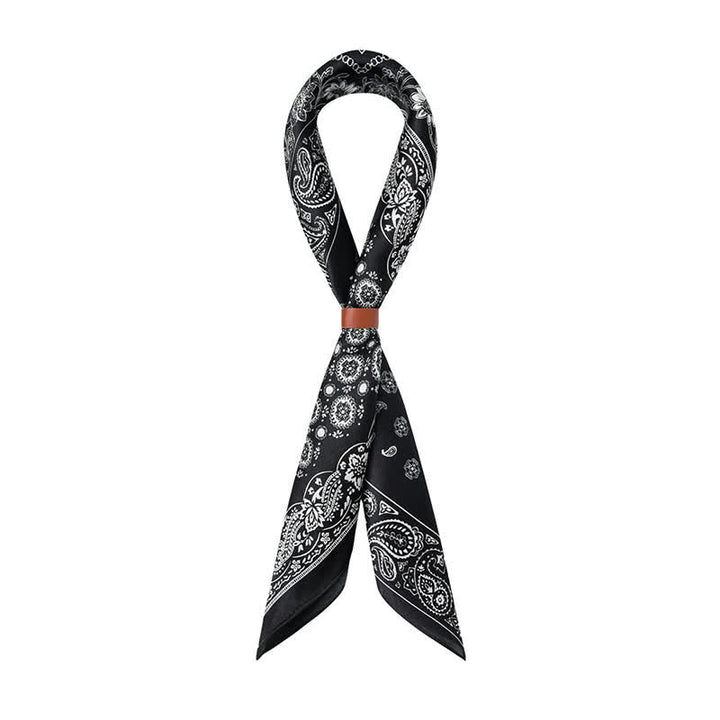 Foulard carré à motif cachemire noir et blanc à quatre cases