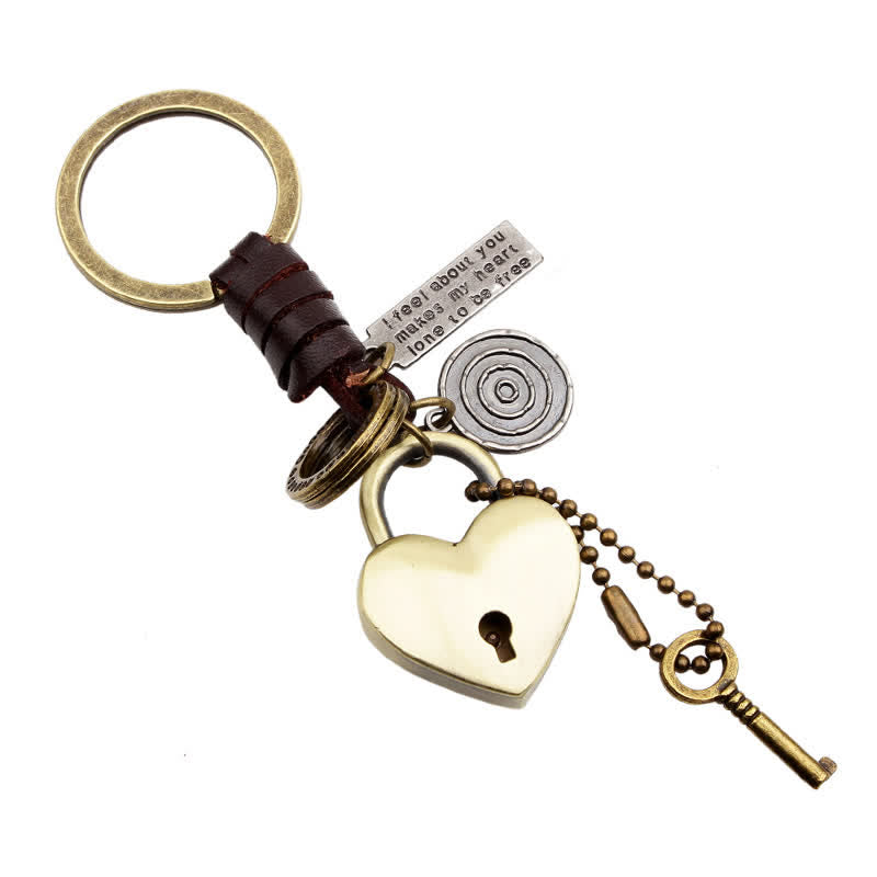 Porte-clés en cuir avec serrure et clé en forme de cœur