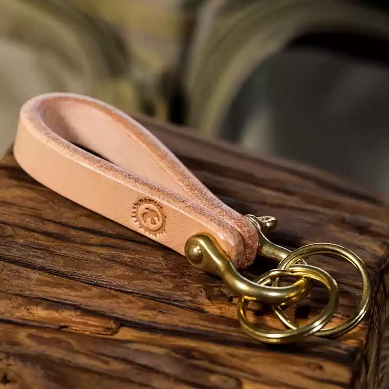 Porte-clés en cuir tanné végétal naturel fabriqué à la main