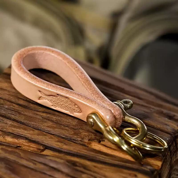 Porte-clés en cuir tanné végétal naturel fabriqué à la main