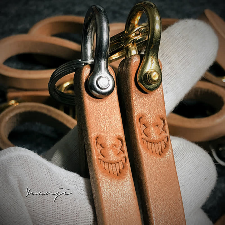 Porte-clés en cuir tanné végétal naturel fabriqué à la main