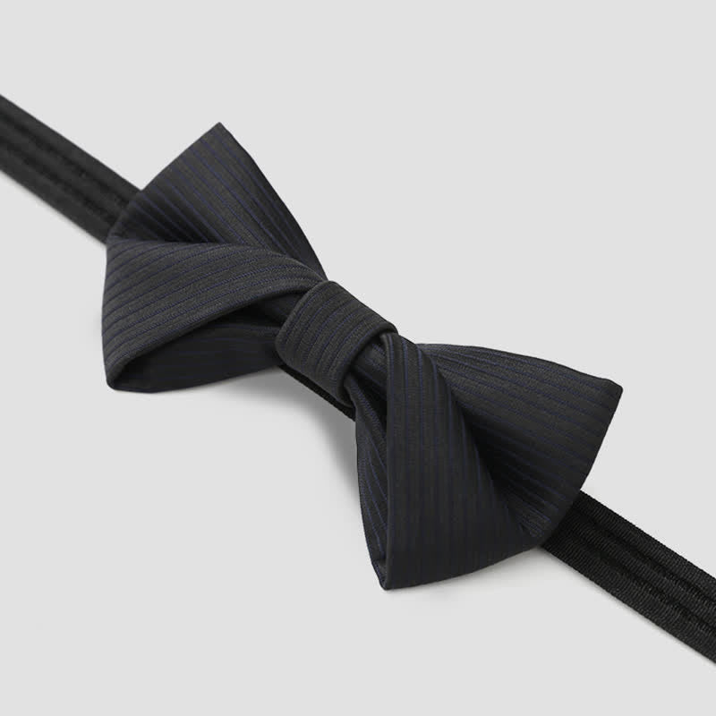 Nœud papillon d'affaires en sergé noir subtil à rayures bleu marine pour homme