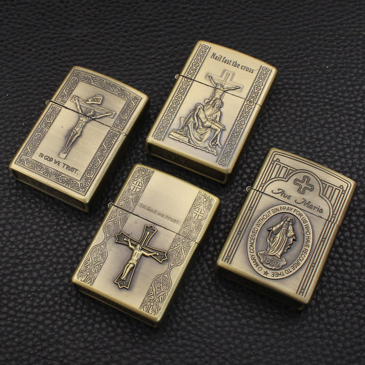 Briquet à huile rechargeable en bronze avec croix de Jésus en relief