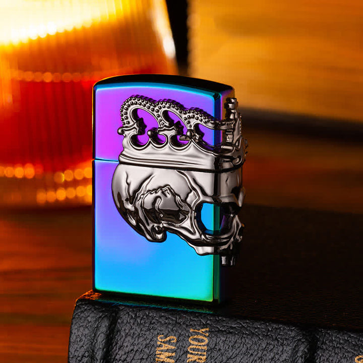 Briquet au butane rechargeable à trois côtés avec tête de mort et couronne en relief 3D