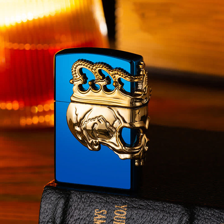 Briquet au butane rechargeable à trois côtés avec tête de mort et couronne en relief 3D