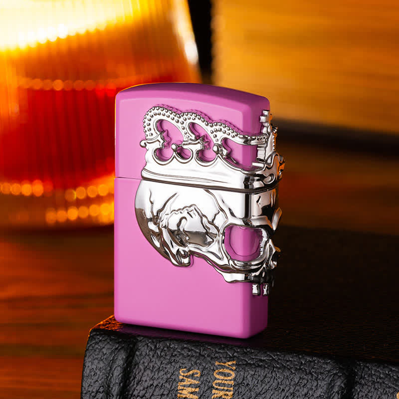 Briquet au butane rechargeable à trois côtés avec tête de mort et couronne en relief 3D