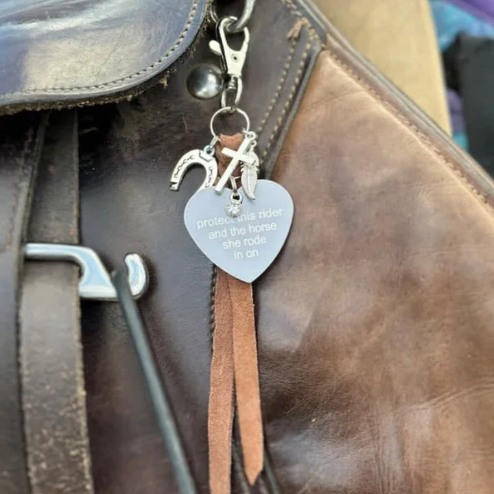 Porte-clés en cuir avec pendentif en forme de croix en fer à cheval et cœur en métal