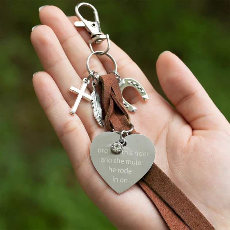 Porte-clés en cuir avec pendentif en forme de croix en fer à cheval et cœur en métal