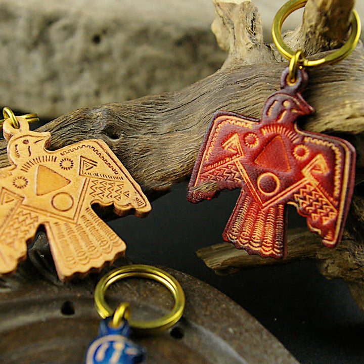 Porte-clés en cuir cuivré représentant le saint patron indien Thunderbird
