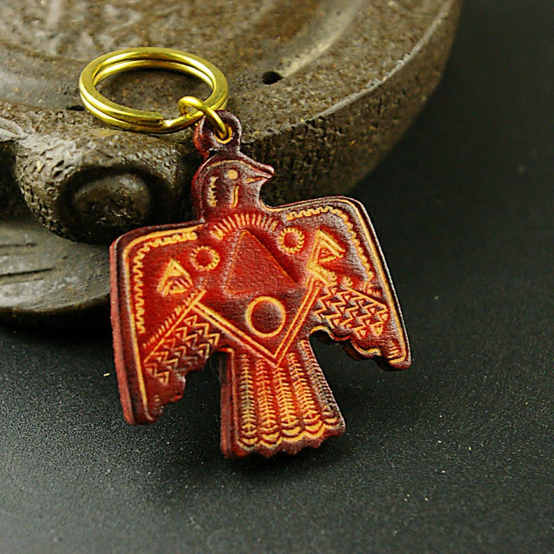 Porte-clés en cuir cuivré représentant le saint patron indien Thunderbird