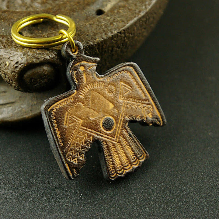 Porte-clés en cuir cuivré représentant le saint patron indien Thunderbird