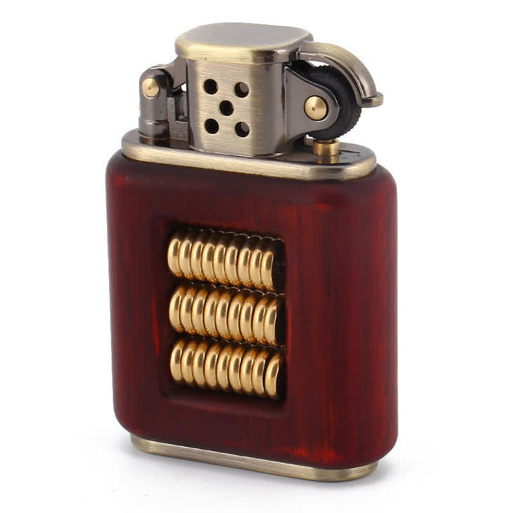 Briquet à pétrole avec corps en bois et anneau décoratif en métal