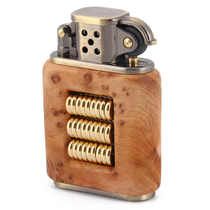 Briquet à pétrole avec corps en bois et anneau décoratif en métal