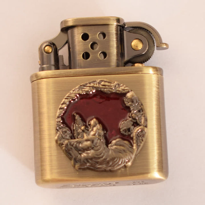 Briquet à huile rechargeable en bronze émaillé à motif animalier antique