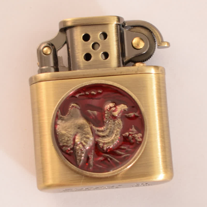 Briquet à huile rechargeable en bronze émaillé à motif animalier antique