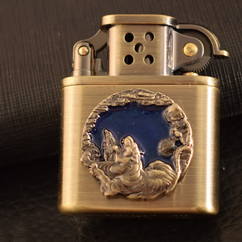 Briquet à huile rechargeable en bronze émaillé à motif animalier antique