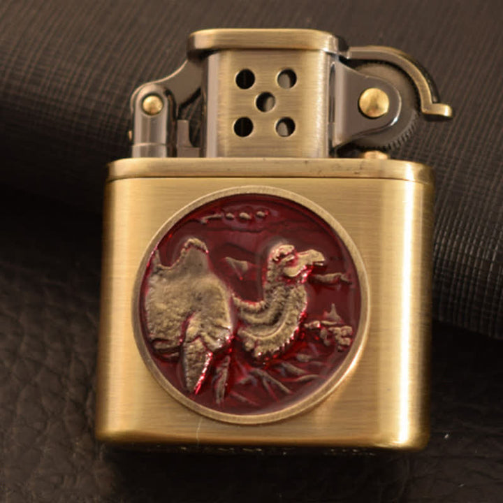 Briquet à huile rechargeable en bronze émaillé à motif animalier antique