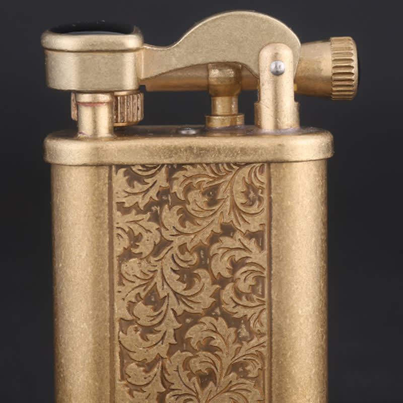 Briquet à huile rechargeable à motif floral gravé sur cuivre