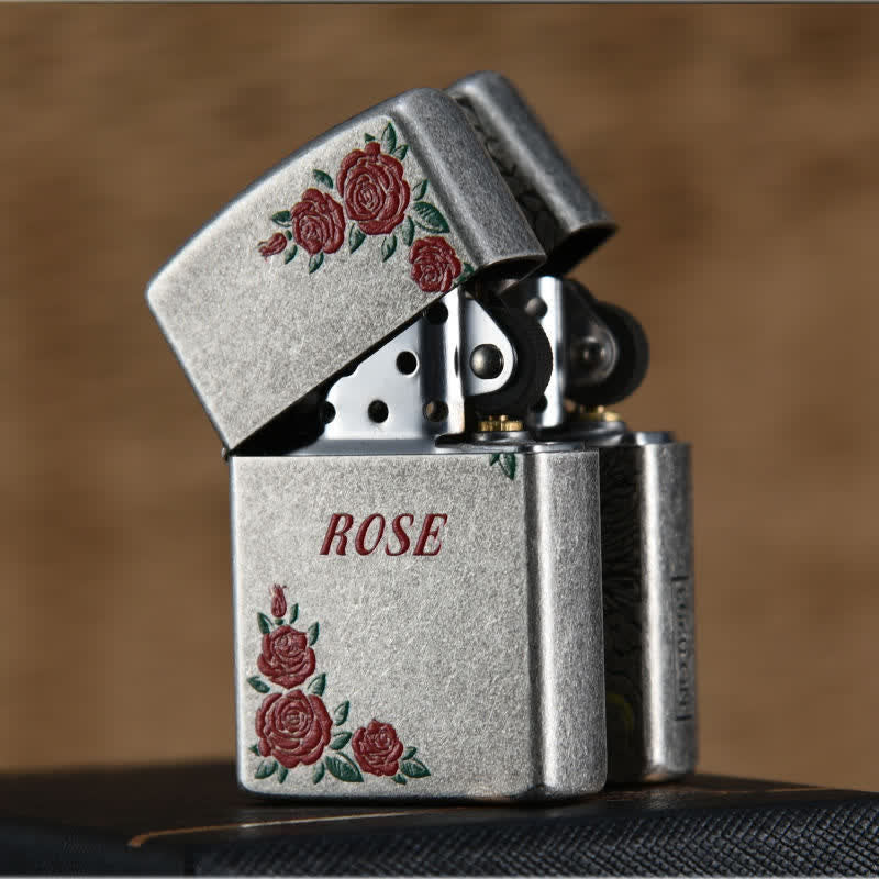 Briquet à pétrole rechargeable avec motif de fleur de rose rouge